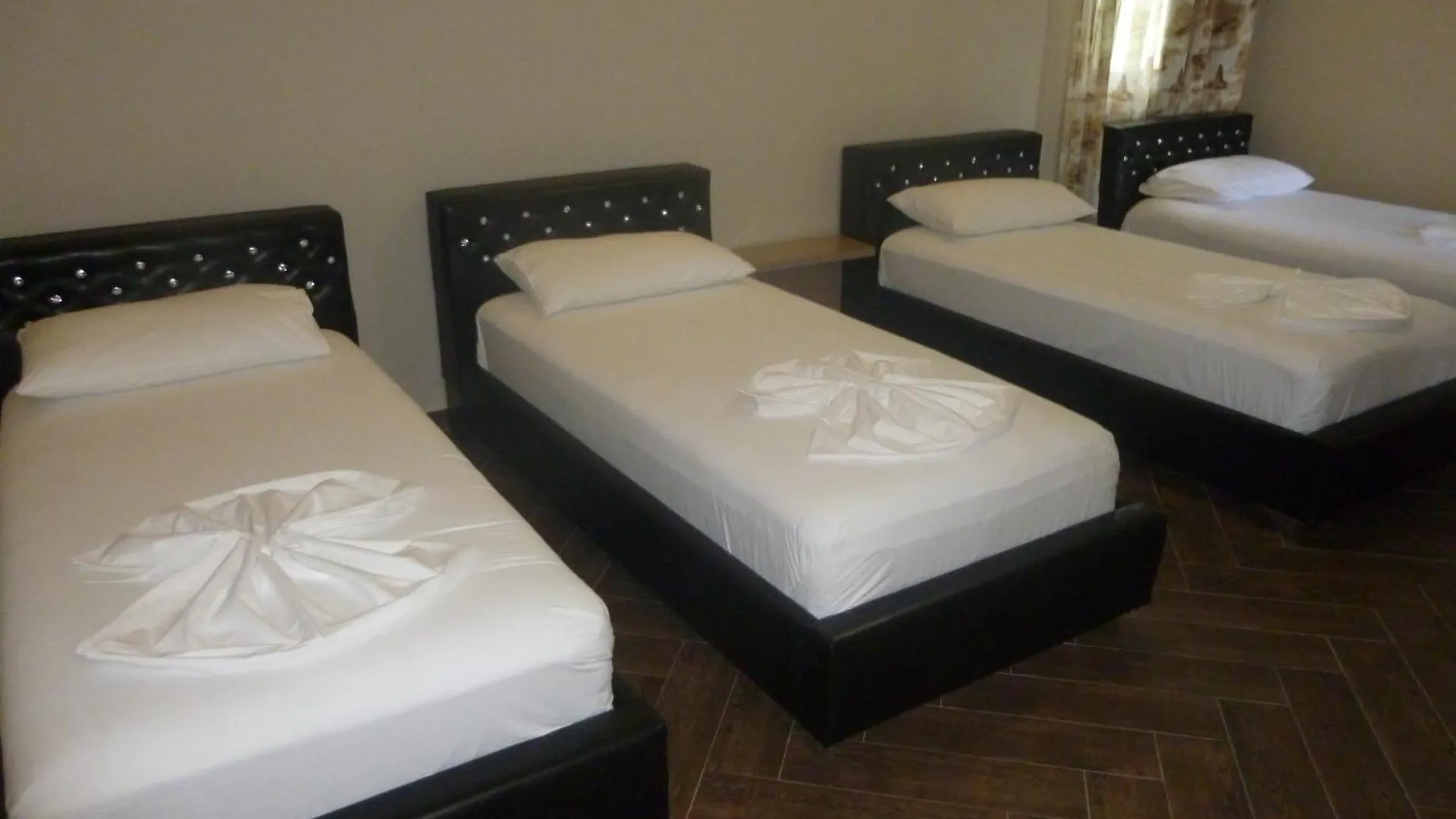 Villamaria Hotel Zvernec 3*,  Albania