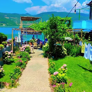 Erda Lakeside Bed & Breakfast
